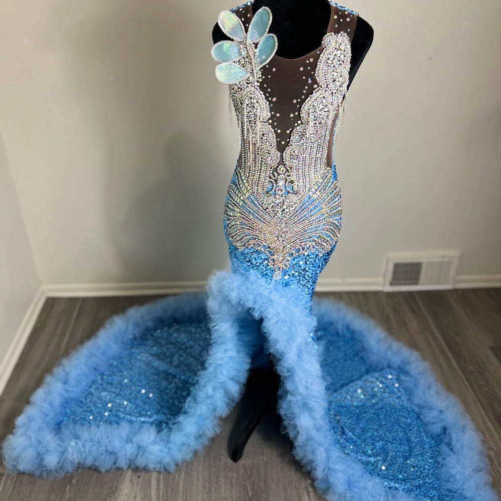 Stunning Blue Mermaid Prom Gown with Sequins